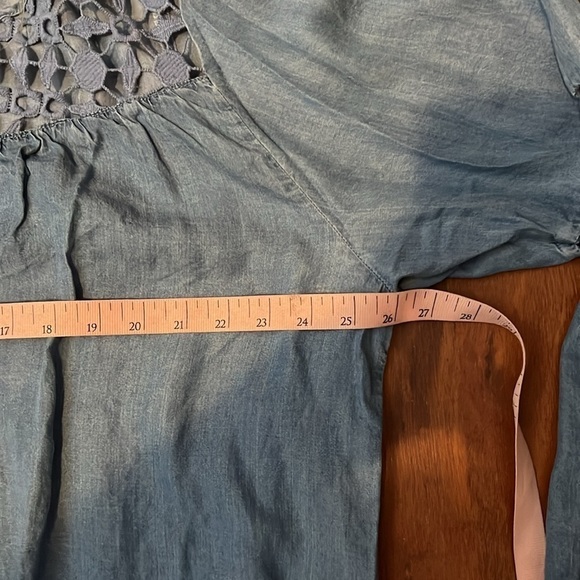 Free 2 Luv denim top with flared sleeves 2x - Picture 8 of 9